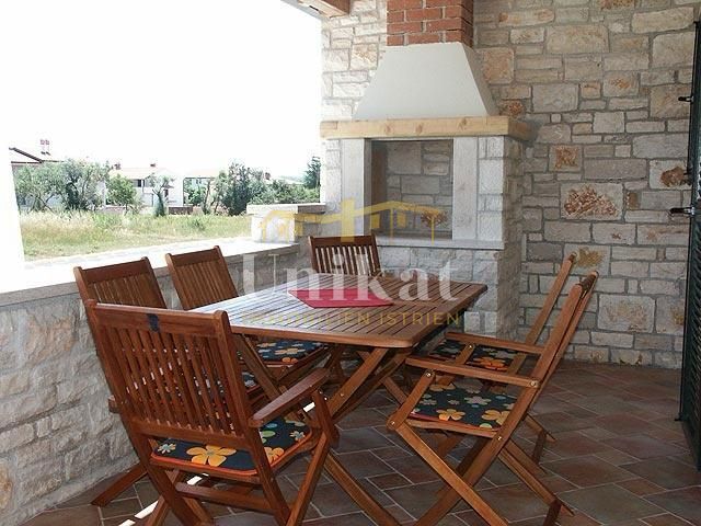 Dvojna hiša z bazenom - 350 m do plaže